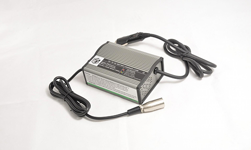車(chē)載充電器.jpg
